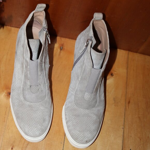 Linea Paolo Felicia Grey Perforated Suede Wedge Side Zip Bootie Sneakers Sz 7.5 - Picture 4 of 12